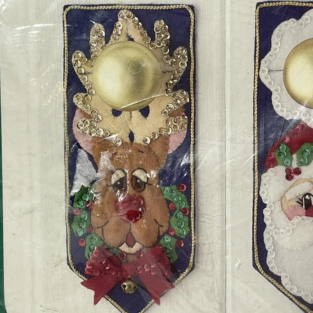 Bucilla 82200 Santa Reindeer Doorknob Covers Christmas Felt Bead Sequin Kit NOS